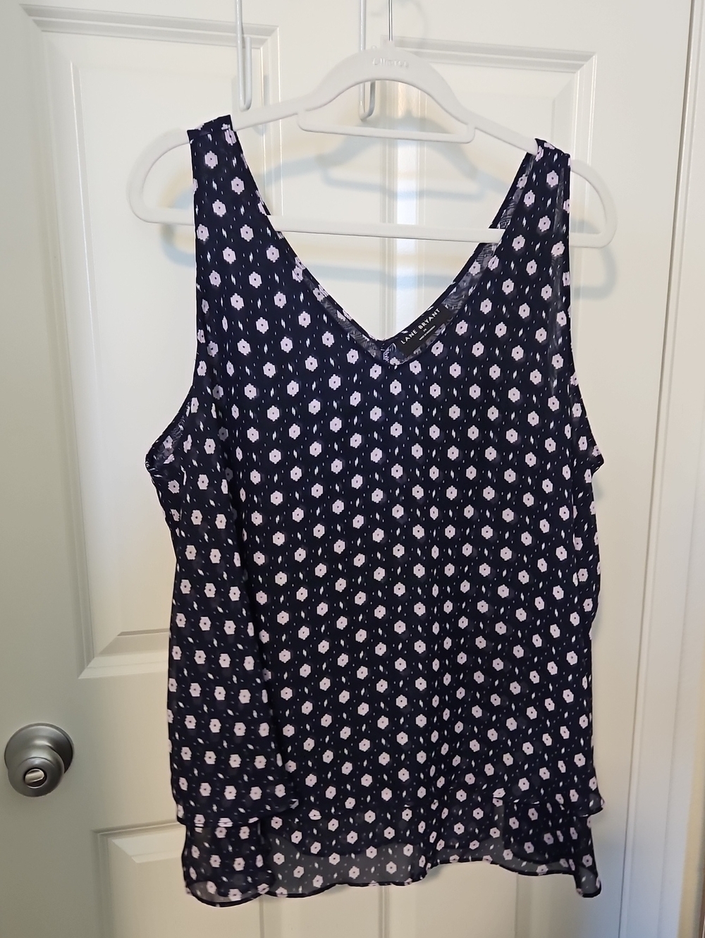 Lane Bryant Navy Floral V-Neck Sleeveless Camisole - Picture 1 of 2